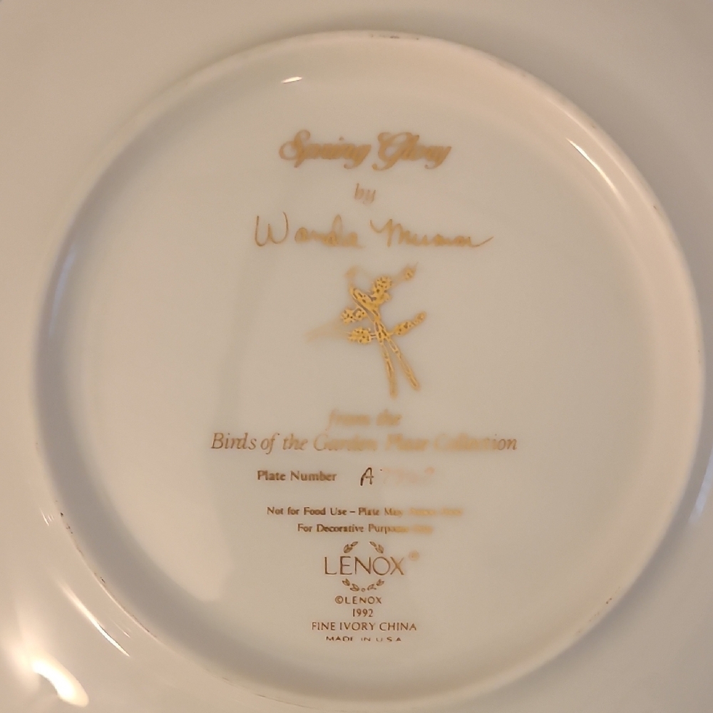 Lenox Fine Ivory China Plate with Gold Accents - Picture 10 of 12